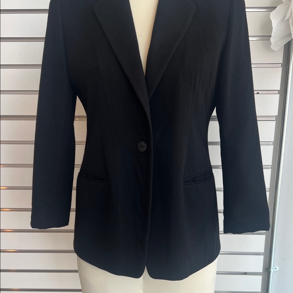 Giorgio Armani Elegant Cashmere Black Blazer - Women’s Size 10 - Picture 3 of 15